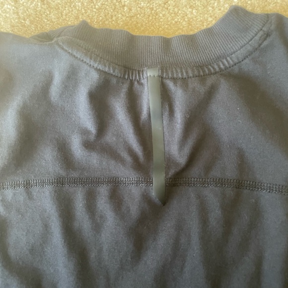 All in Motion cropped Workout tank. Black. Women size L - Picture 8 of 9